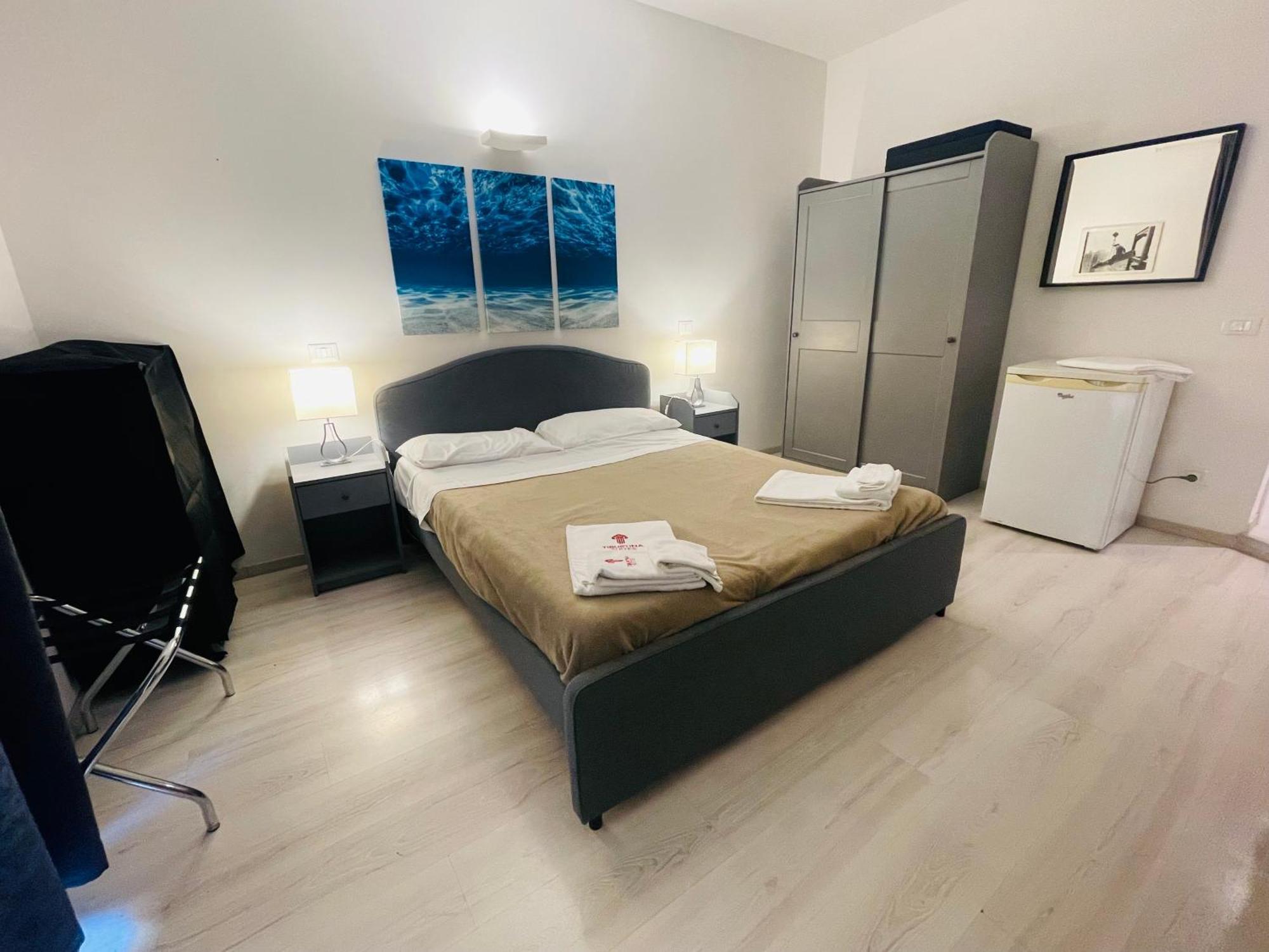 Tiburtina Suites, Roma エクステリア 写真