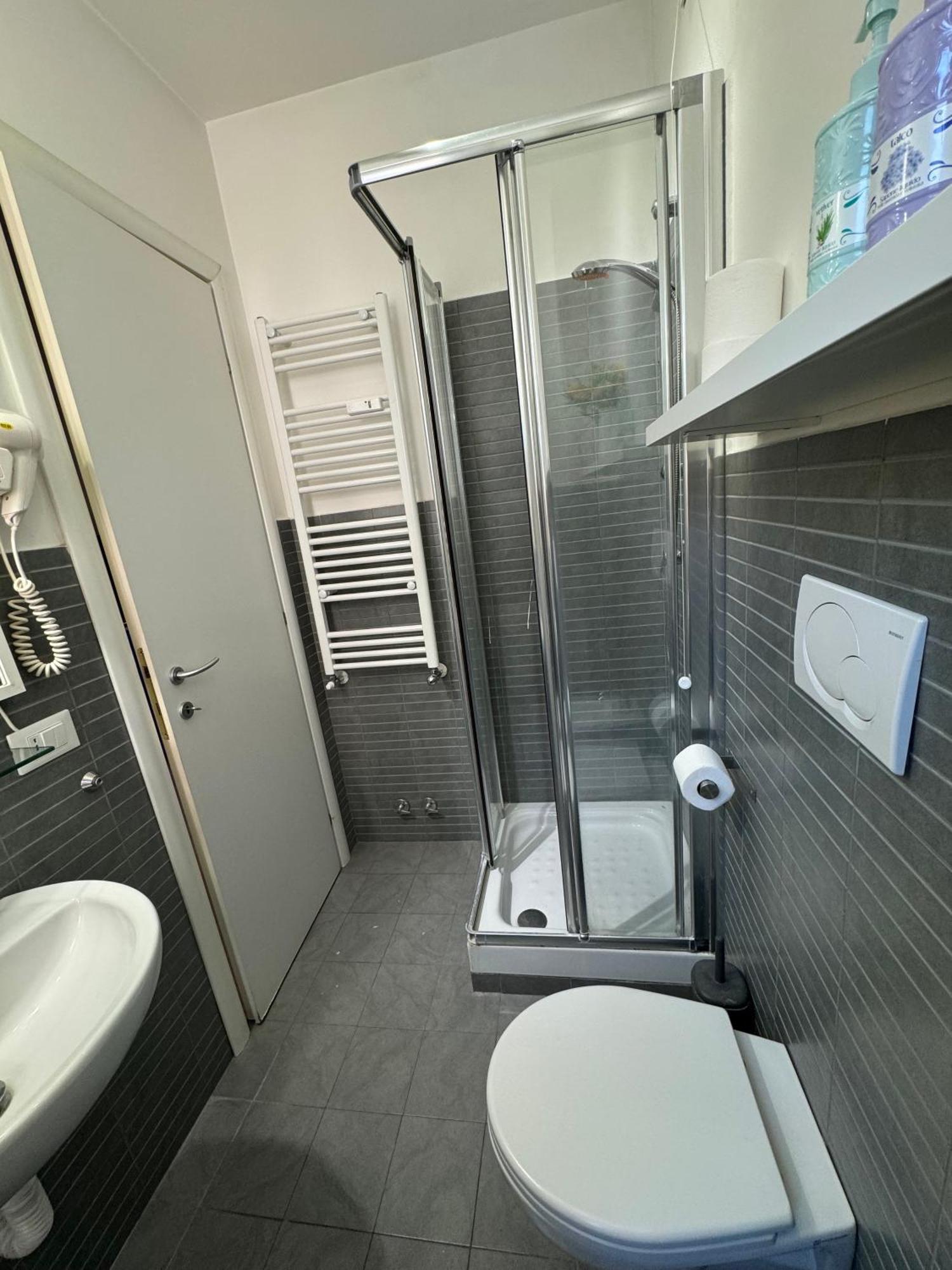 Tiburtina Suites, Roma エクステリア 写真