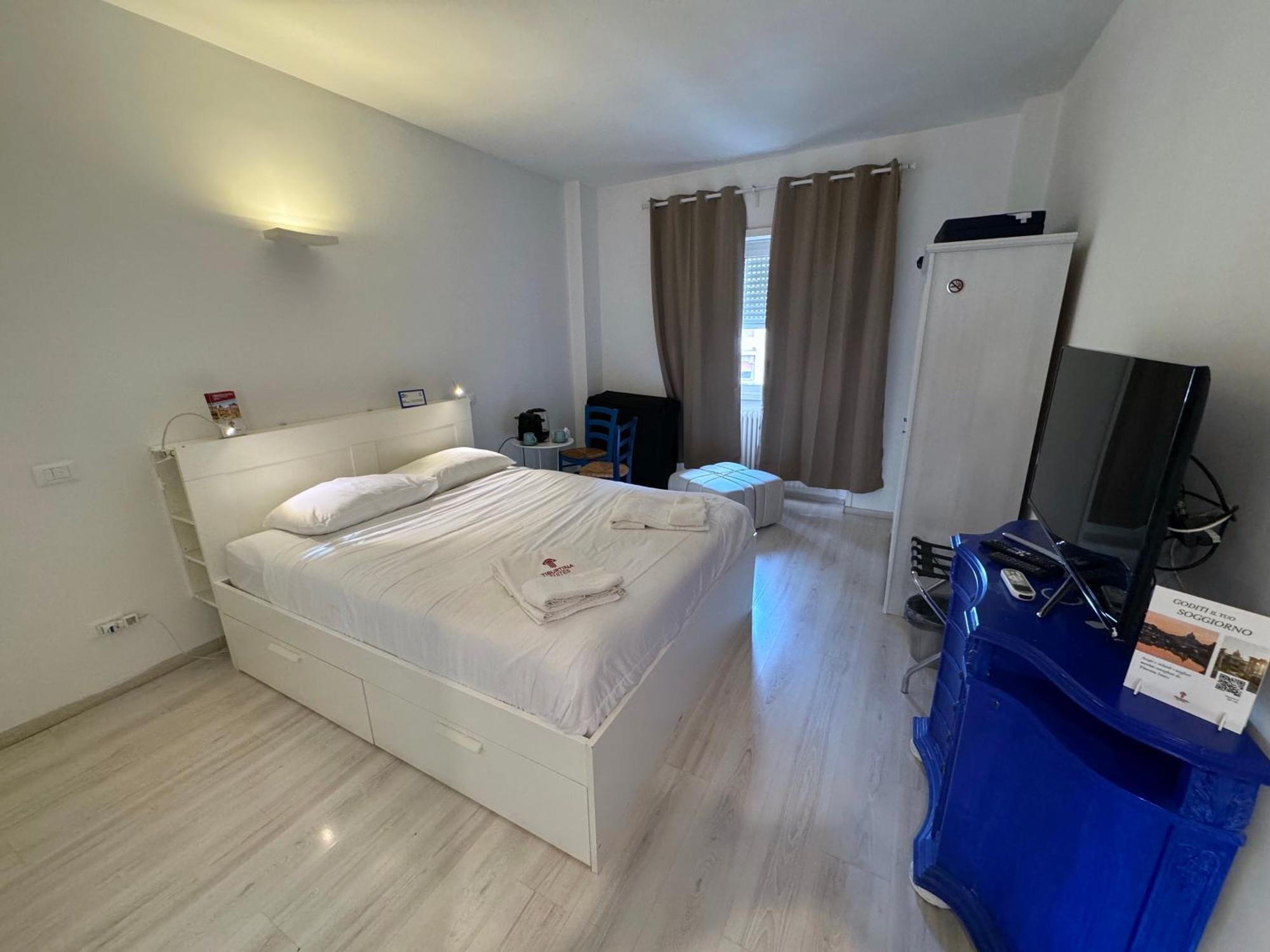 Tiburtina Suites, Roma エクステリア 写真
