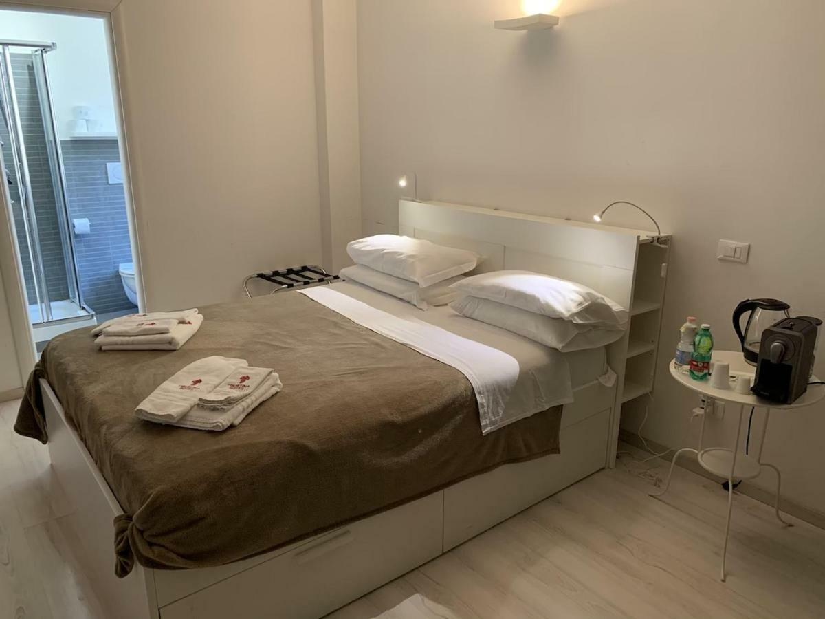 Tiburtina Suites, Roma エクステリア 写真