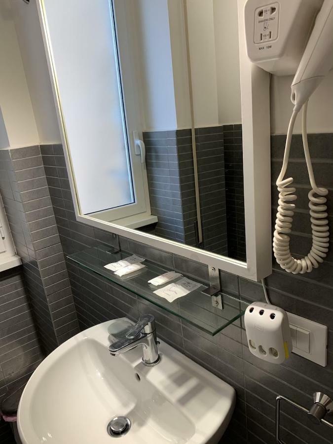 Tiburtina Suites, Roma エクステリア 写真
