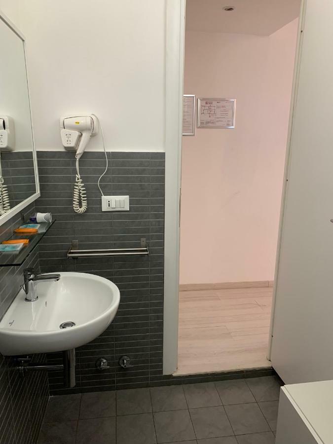 Tiburtina Suites, Roma エクステリア 写真